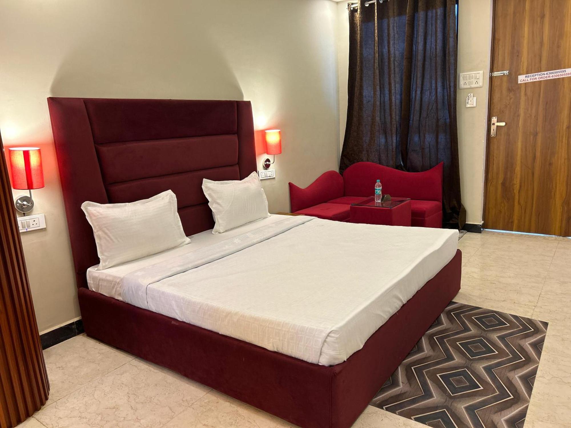 Hotels7Apple Mahoba Ngoại thất bức ảnh